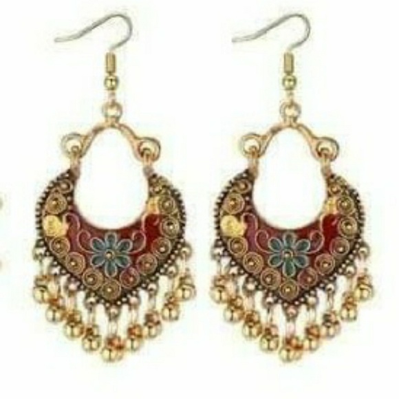 Jewelry - Pretty Amazing Multi-Color Earrings